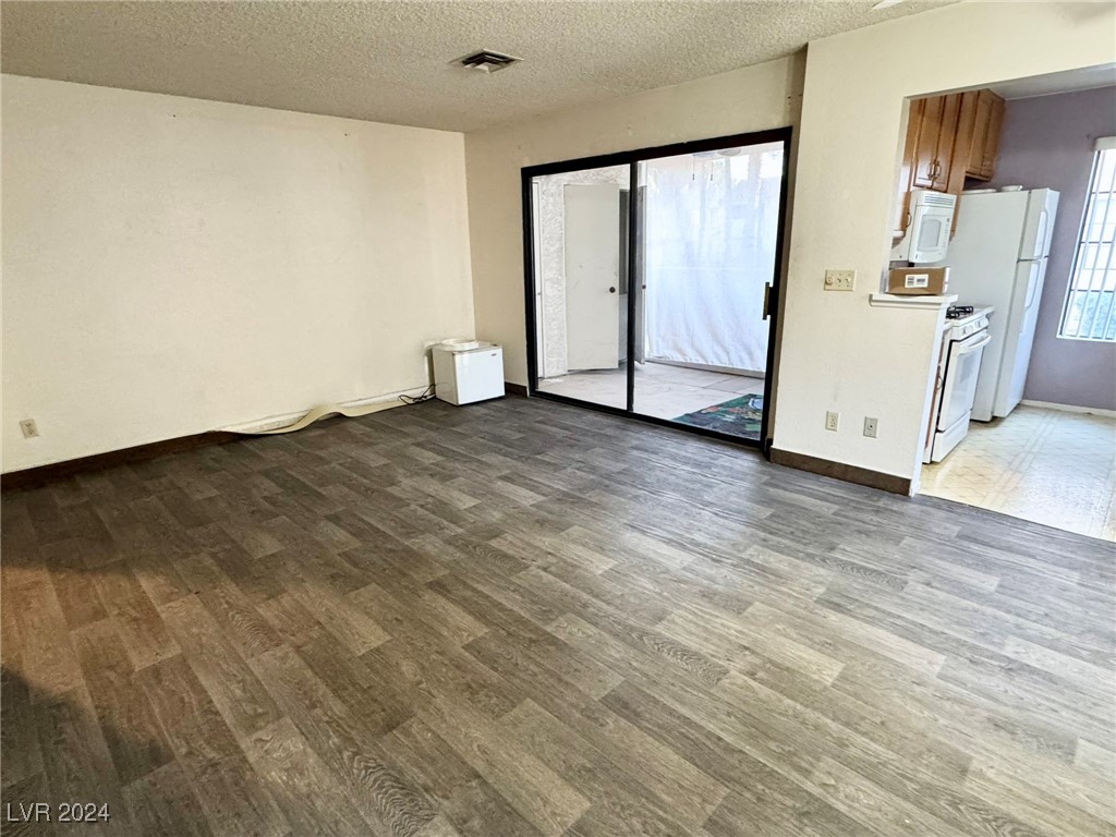 4718 Nara Vista Way 102