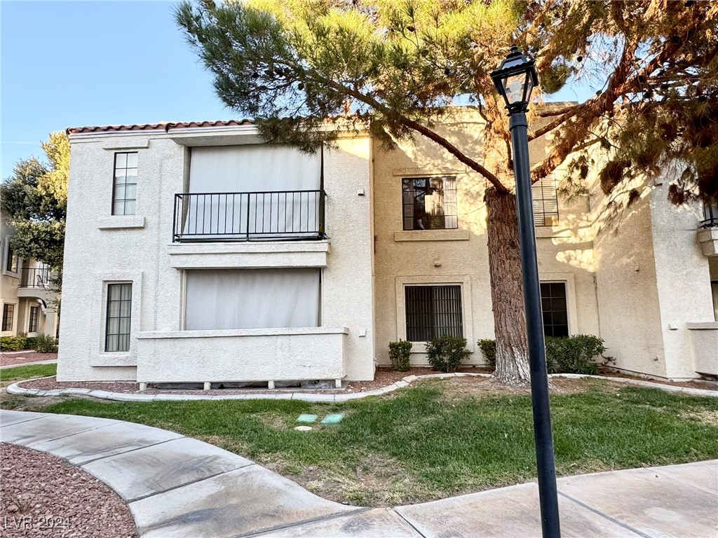 4718 Nara Vista Way 102