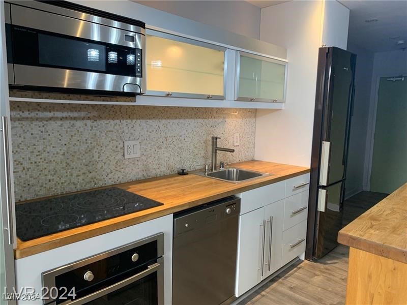 3111 Bel Air Drive 211