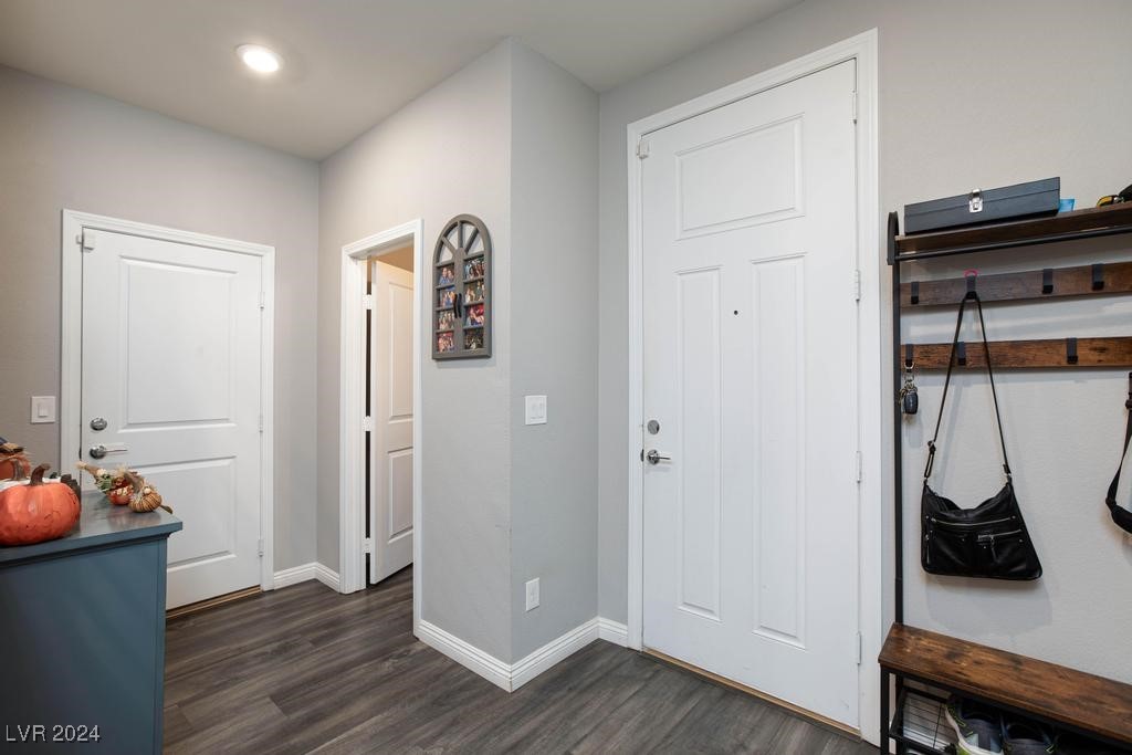909 Riverlawn Place