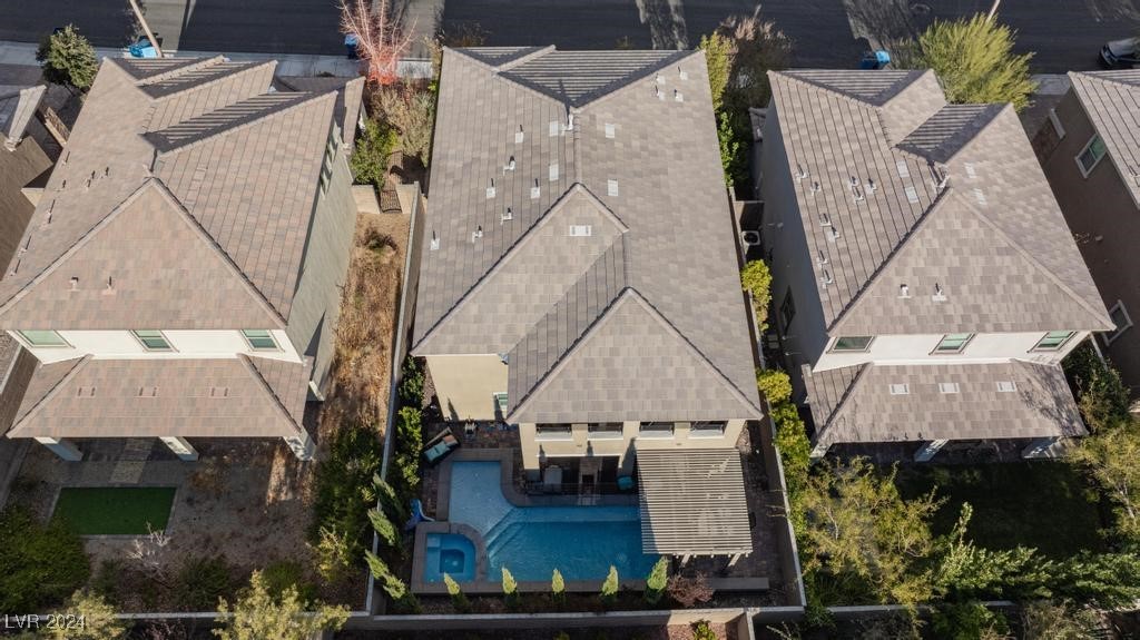 909 Riverlawn Place