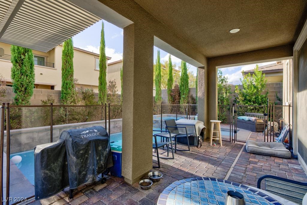 909 Riverlawn Place