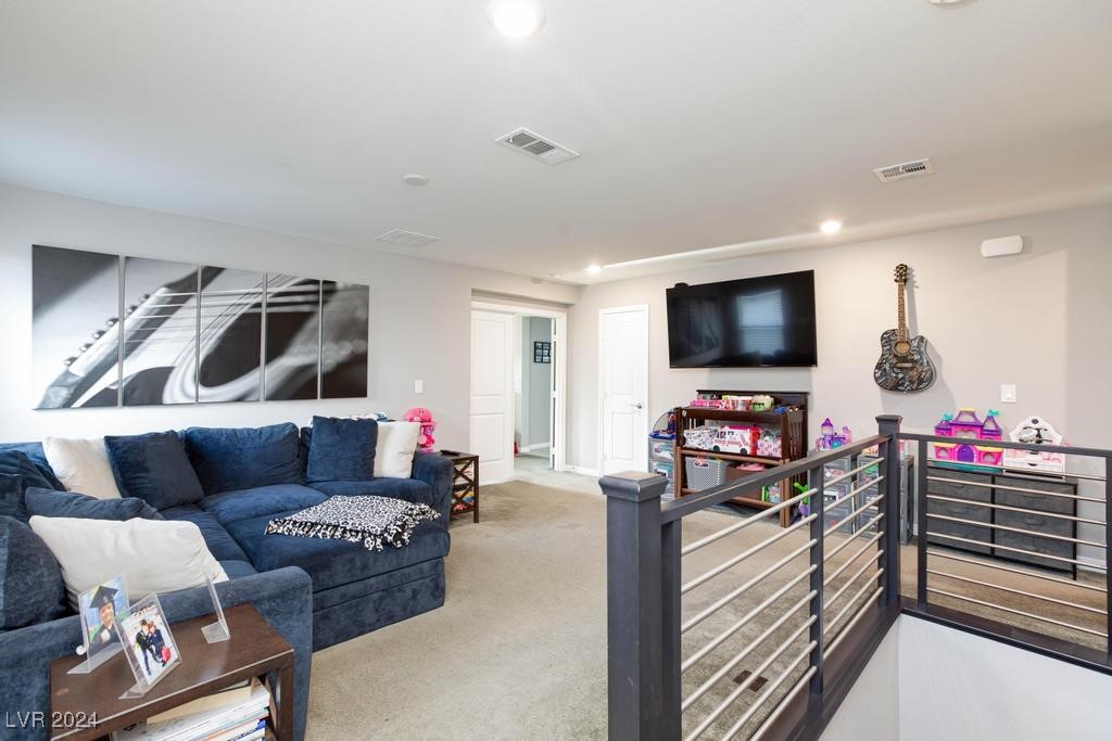 909 Riverlawn Place