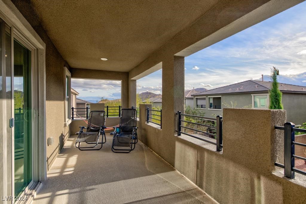 909 Riverlawn Place