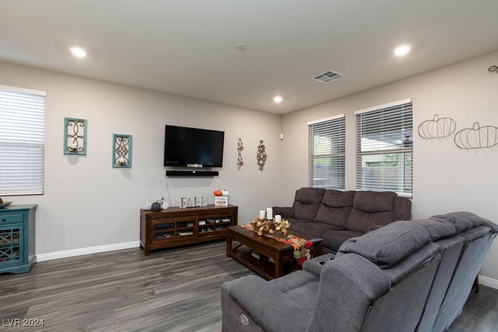 909 Riverlawn Place