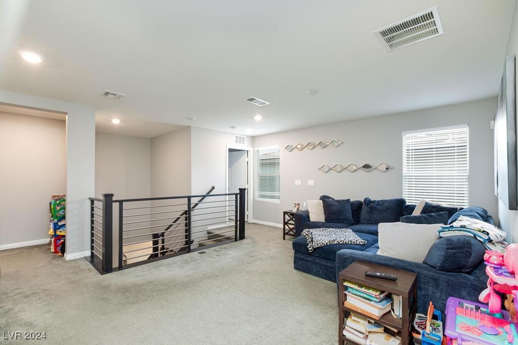 909 Riverlawn Place