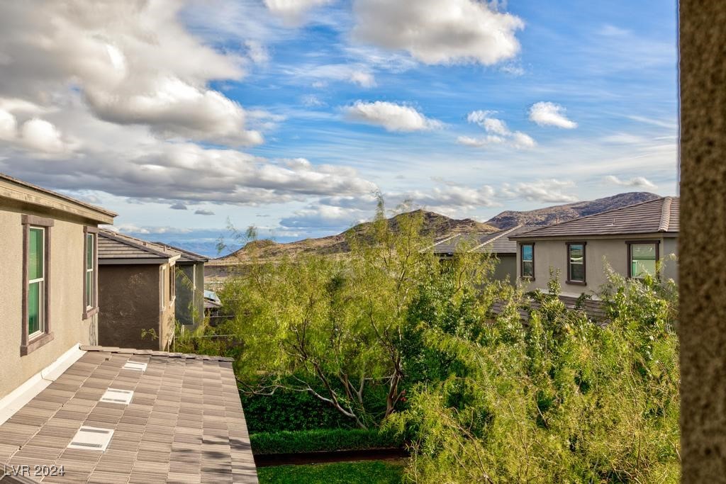 909 Riverlawn Place