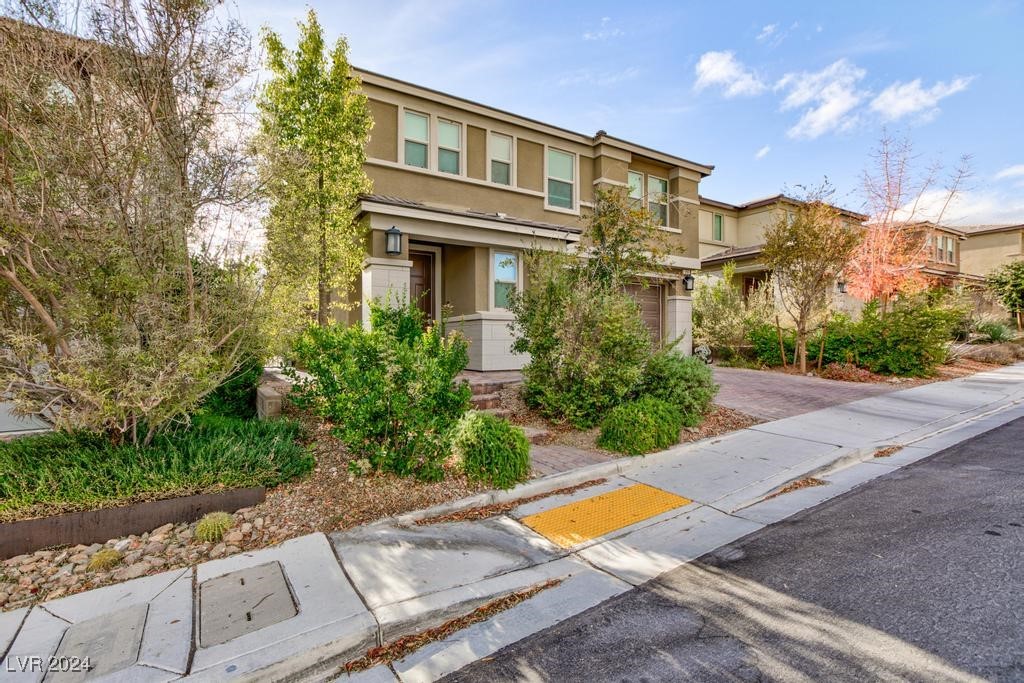 909 Riverlawn Place
