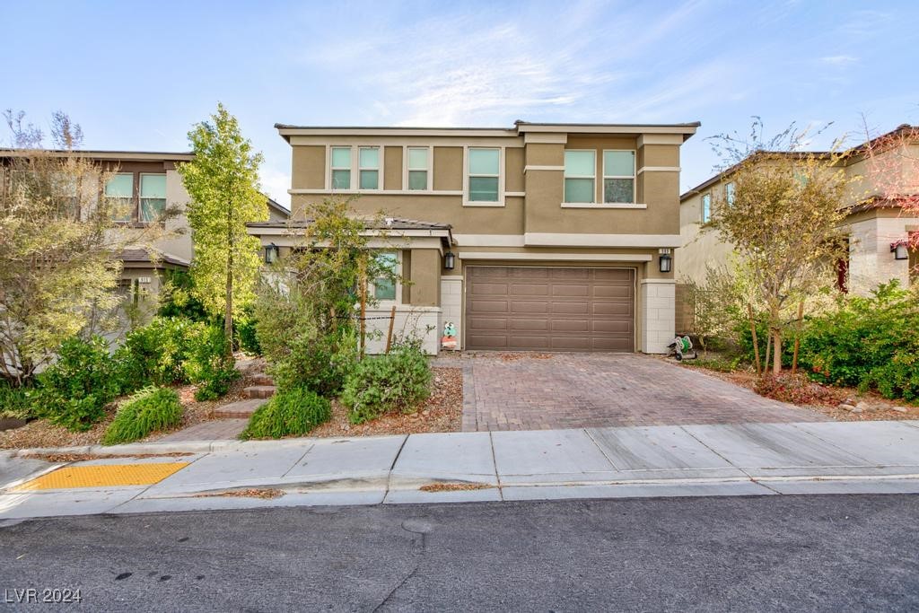 909 Riverlawn Place