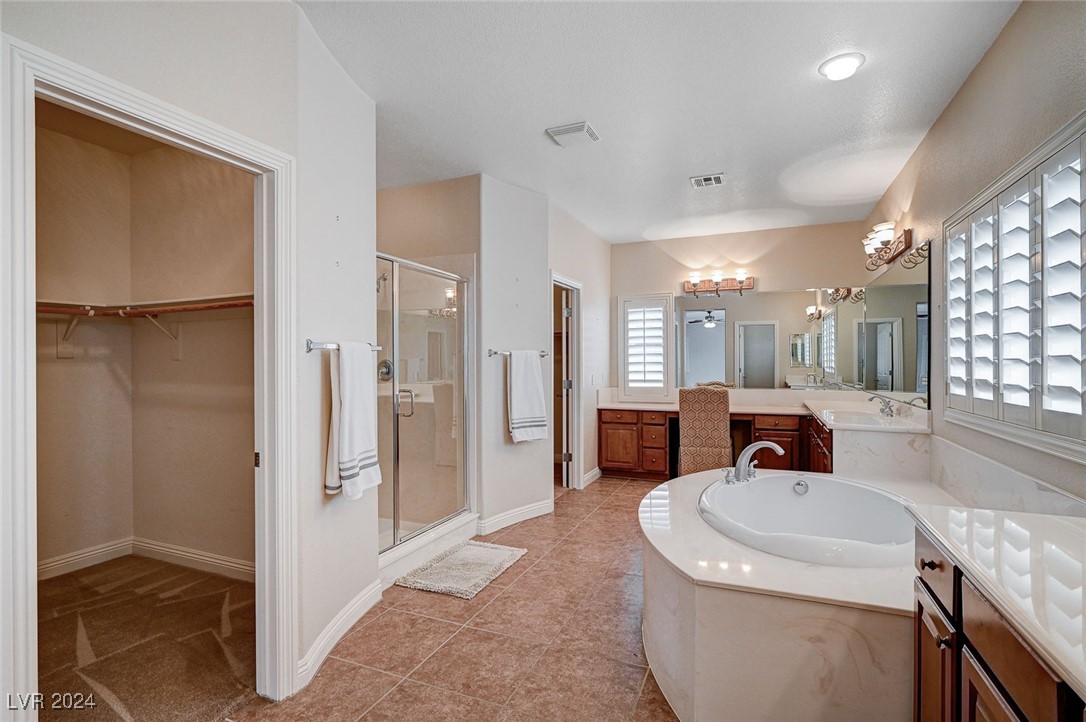 897 Las Palomas Drive