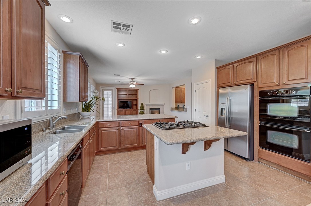 897 Las Palomas Drive