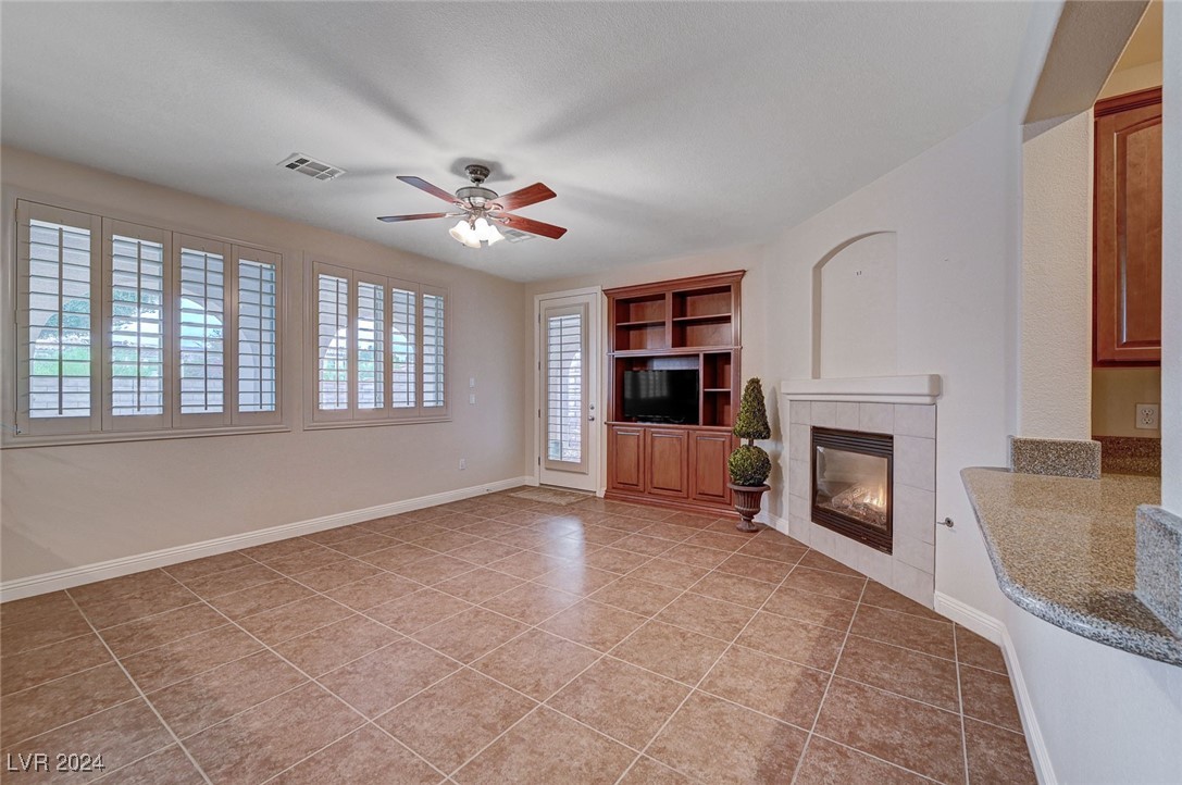 897 Las Palomas Drive