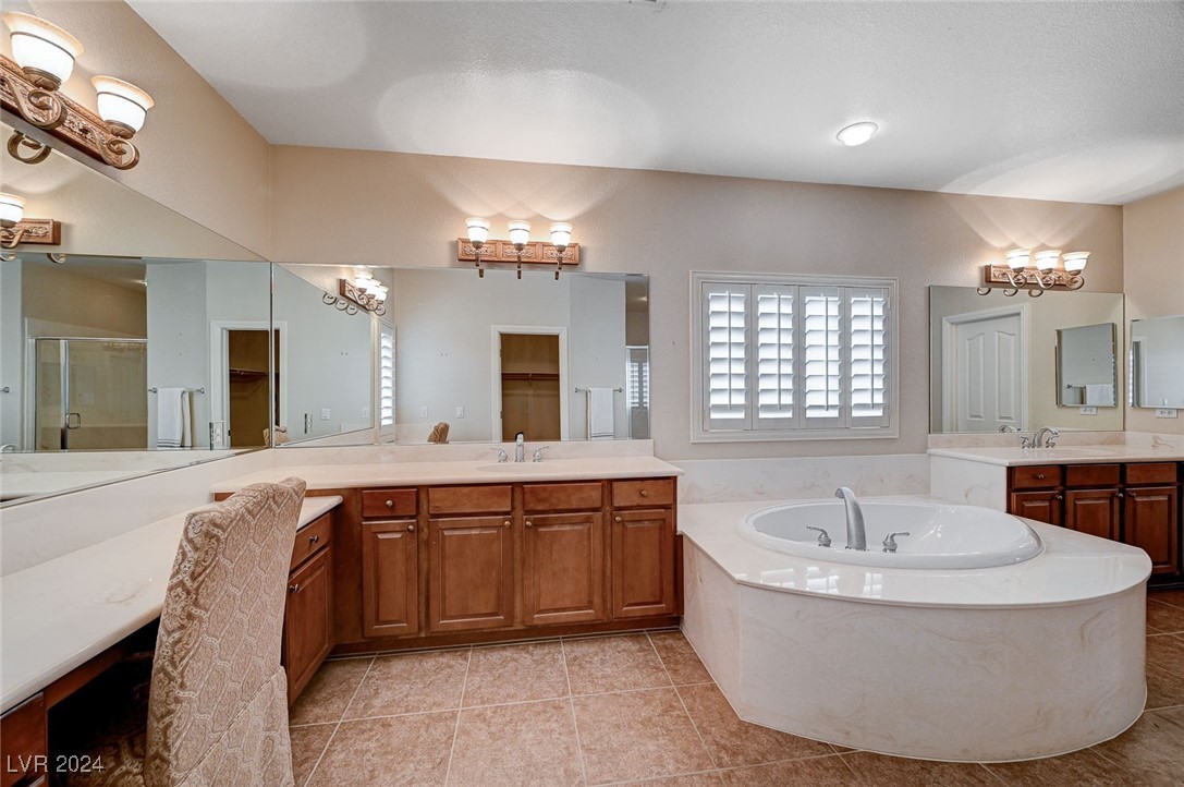 897 Las Palomas Drive