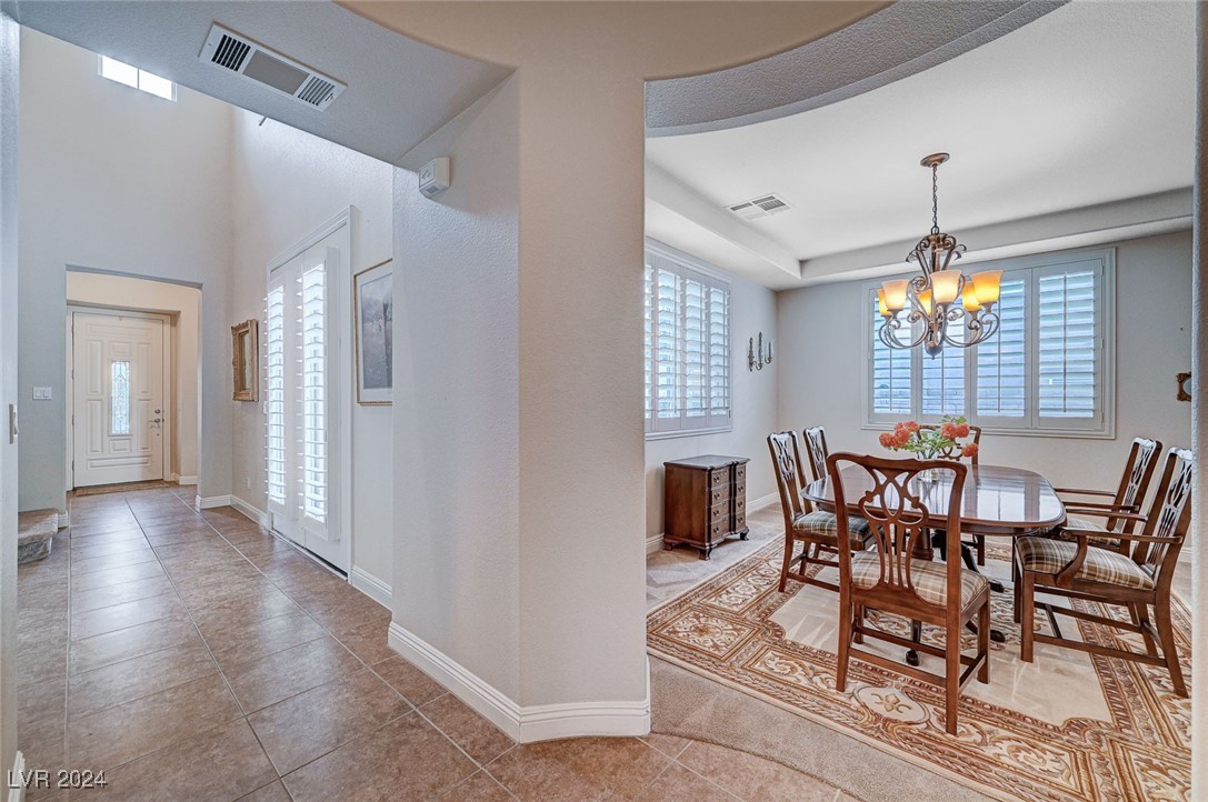 897 Las Palomas Drive