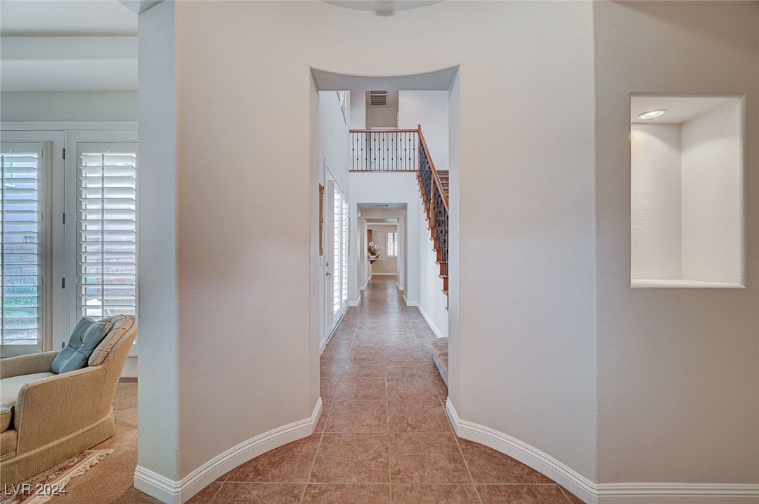 897 Las Palomas Drive