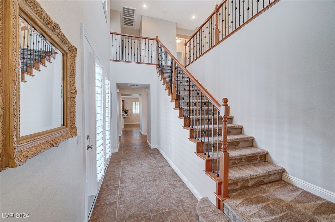 897 Las Palomas Drive