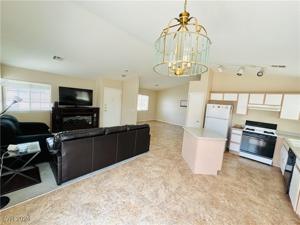 4607 Victoria Garden Avenue