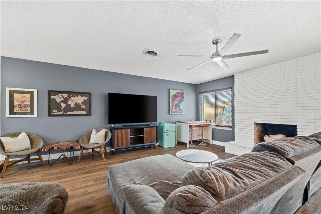 1589 Raindance Way