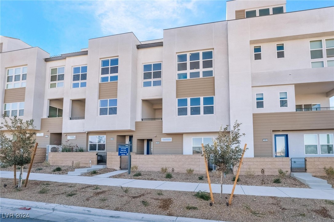 2486 Indigo Mountain Street
