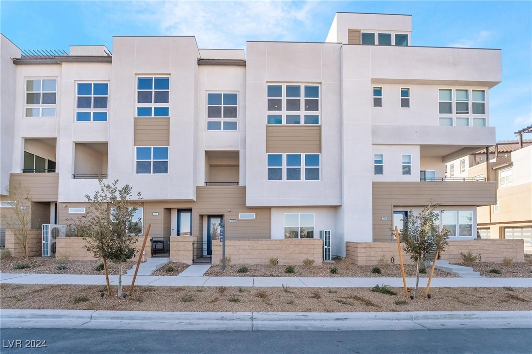 2486 Indigo Mountain Street