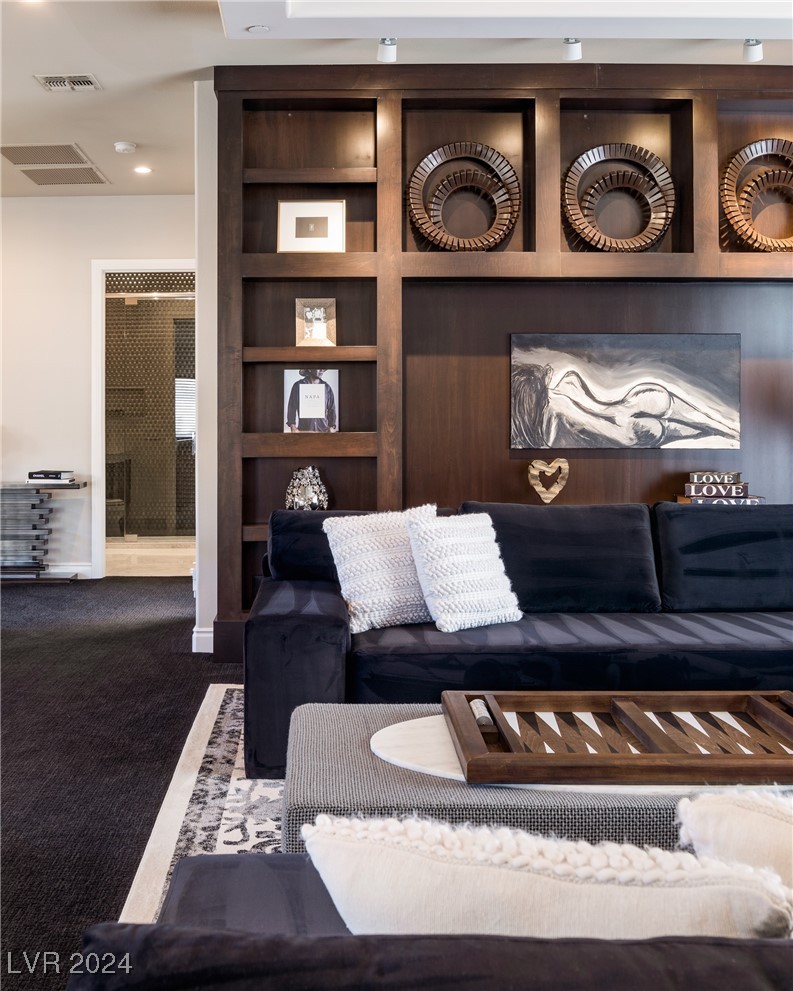 633 Saint Croix Street