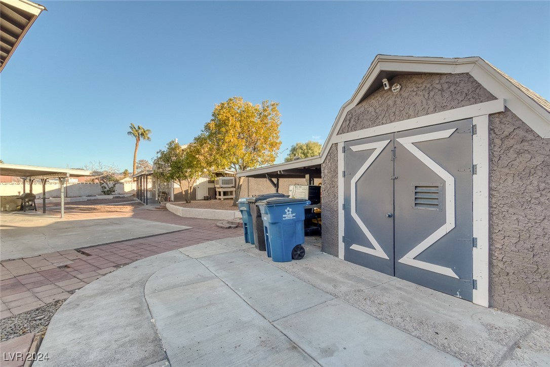 657 Glenwood Lane