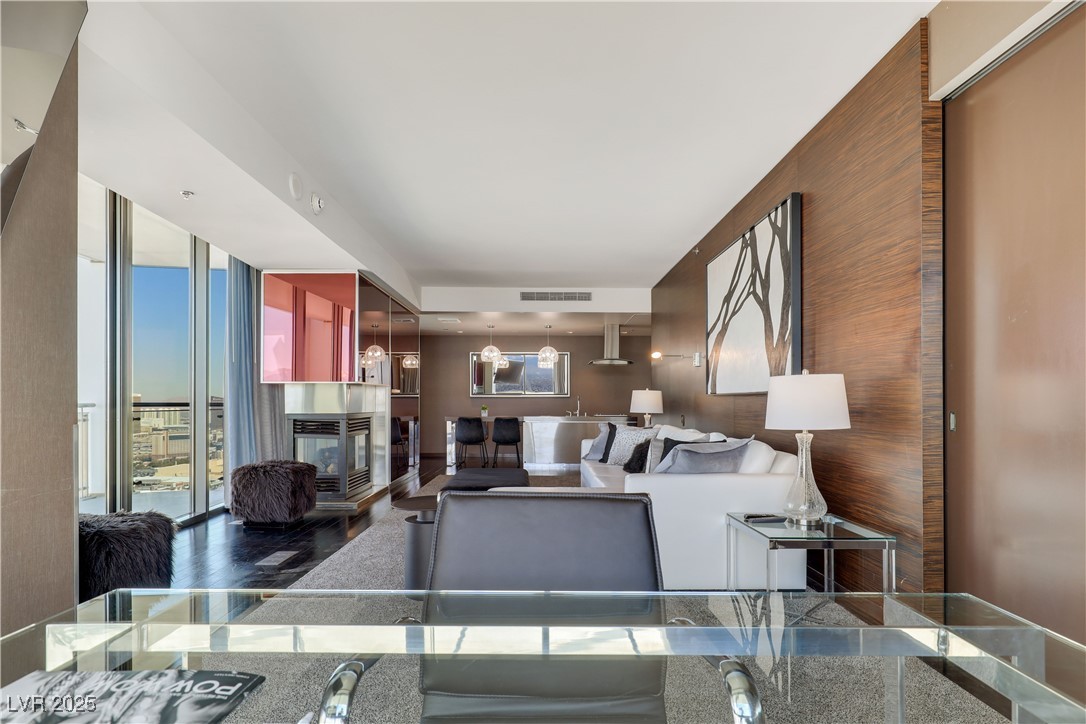 4381 West Flamingo Road 5201