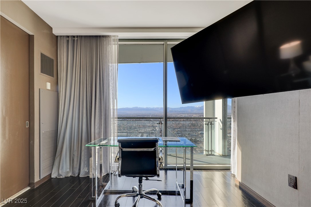 4381 West Flamingo Road 5201