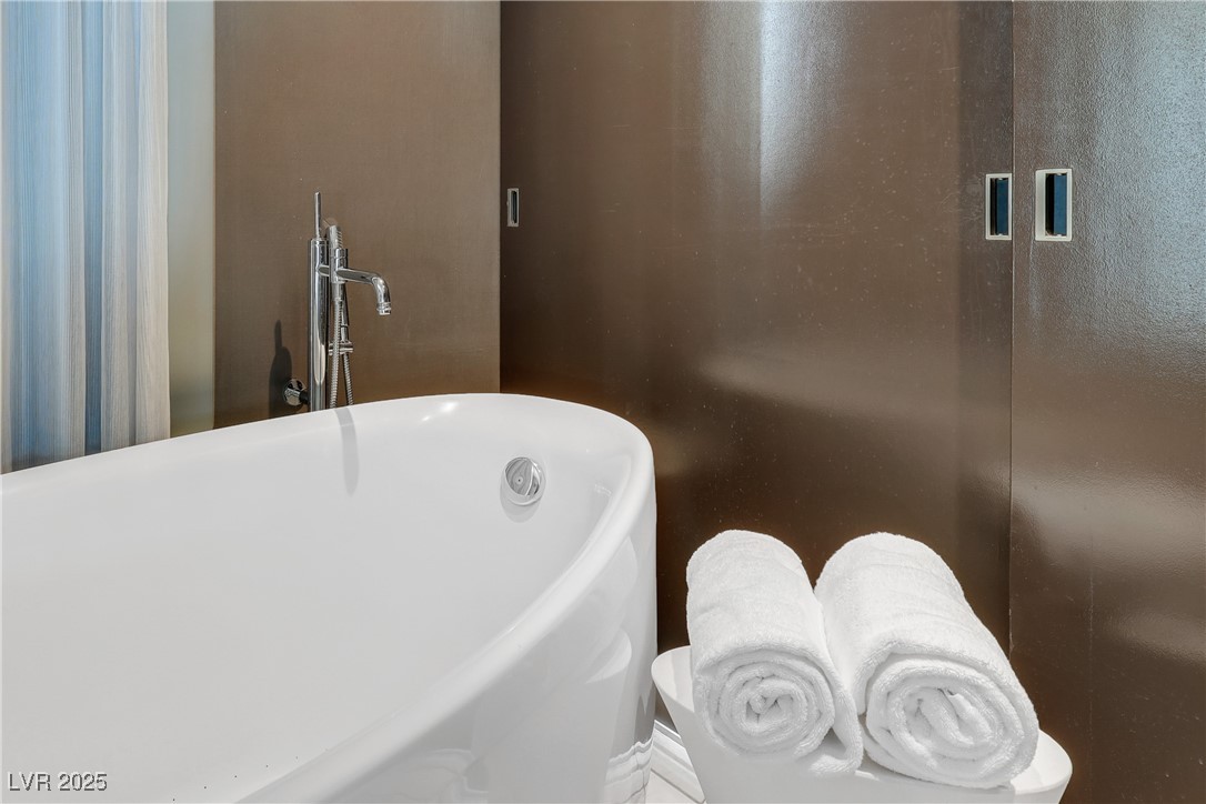 4381 West Flamingo Road 5201