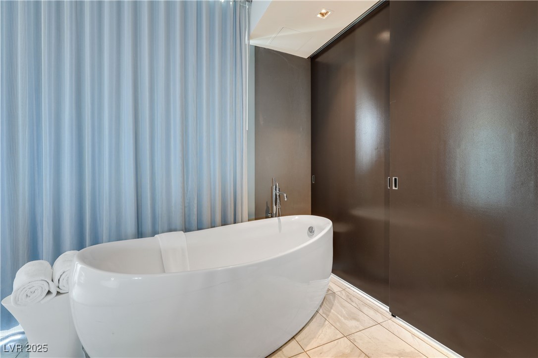 4381 West Flamingo Road 5201