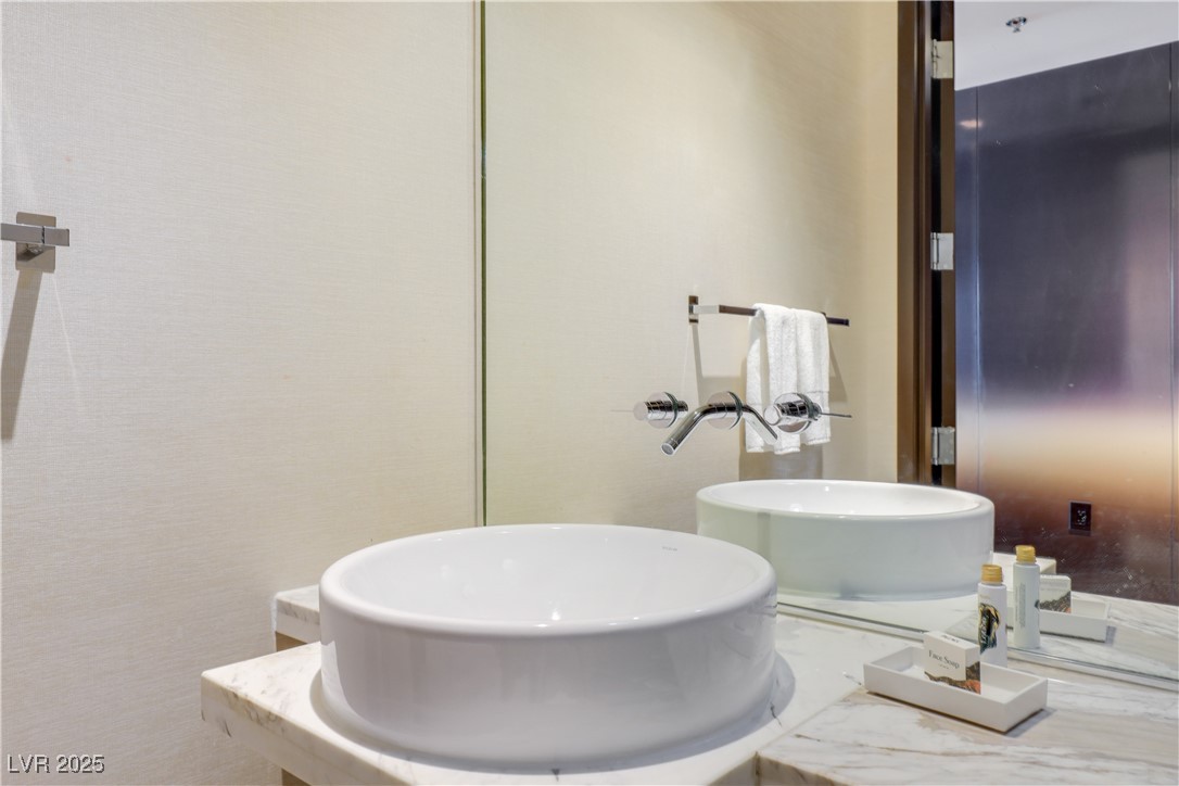 4381 West Flamingo Road 5201