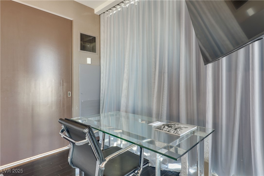 4381 West Flamingo Road 5201