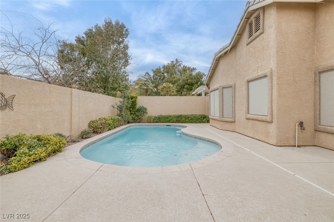 10381 Niagara Falls Lane