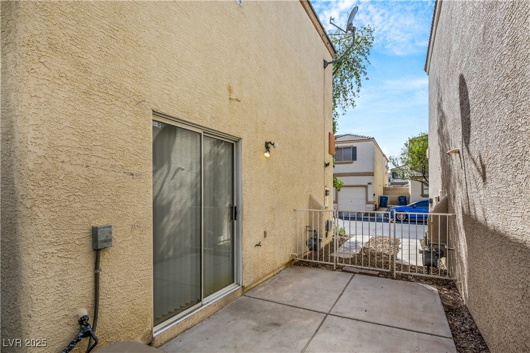 10064 Fragile Fields Street