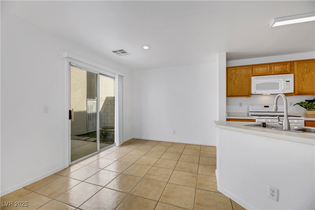 10064 Fragile Fields Street