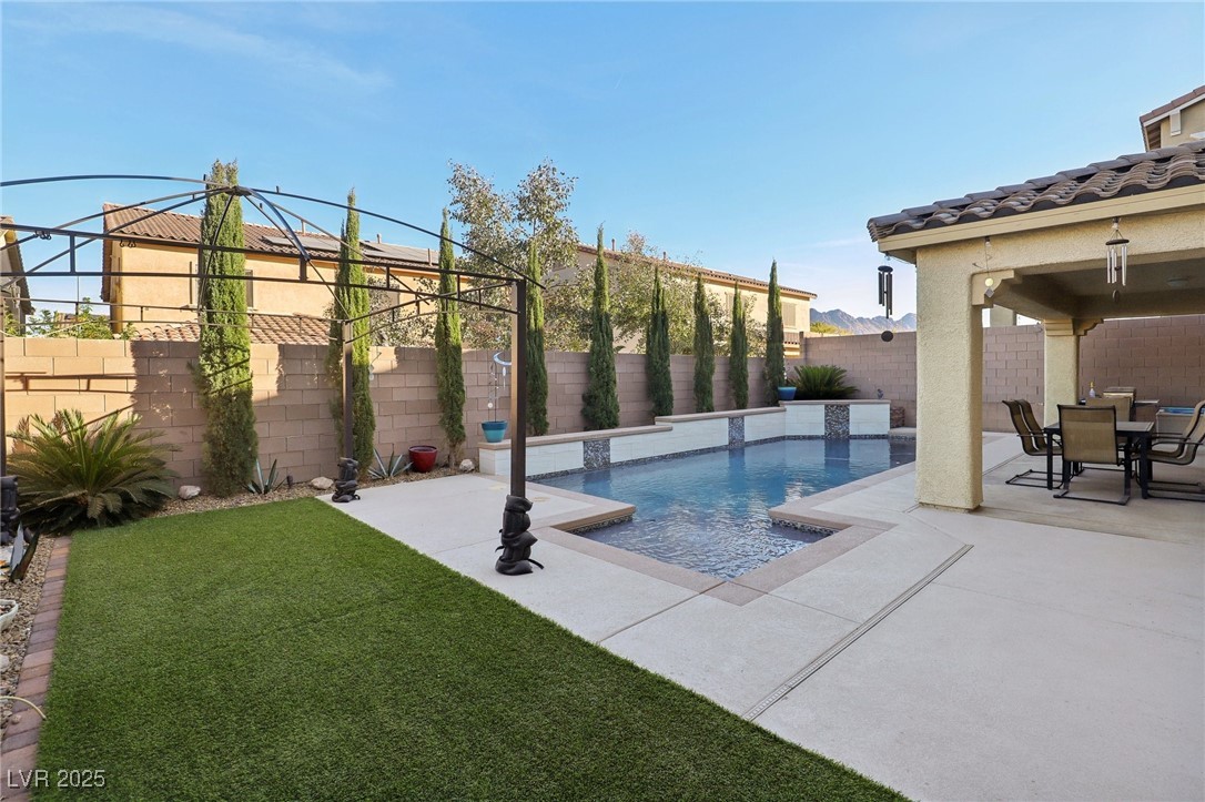 996 Alverstone Court