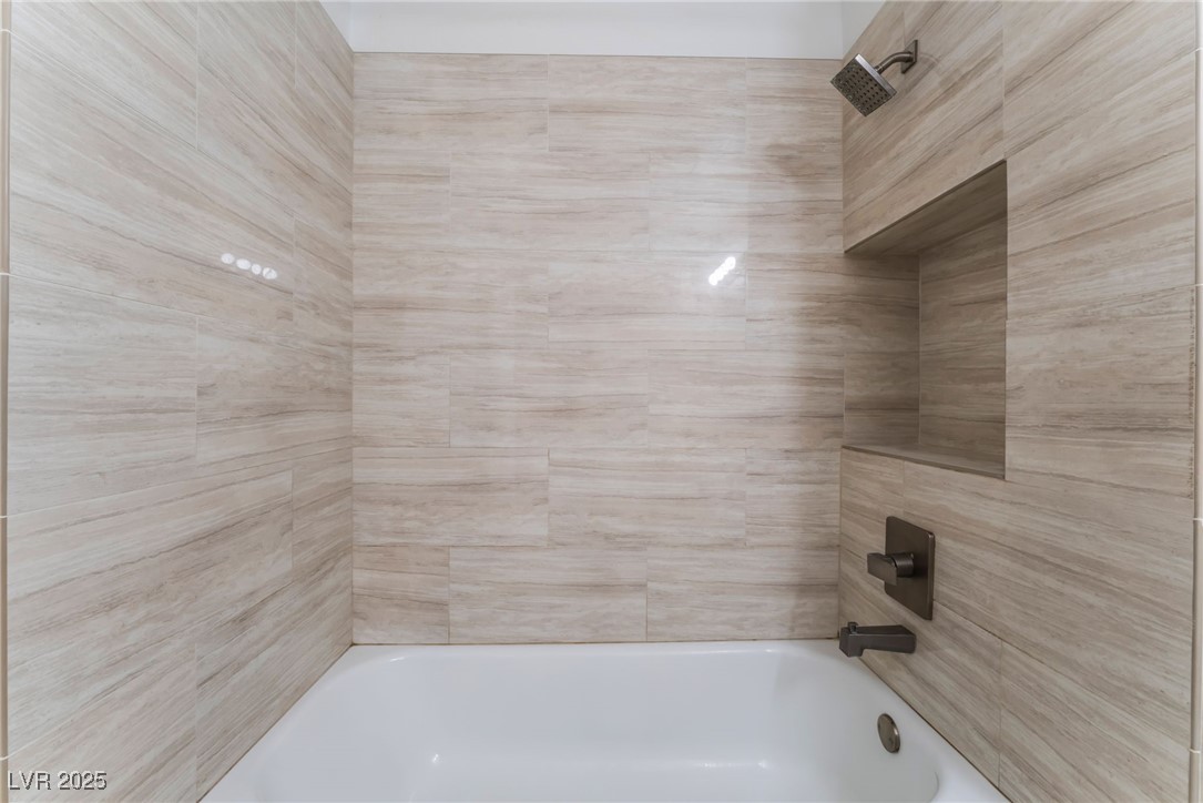 6750 Del Rey Avenue 122