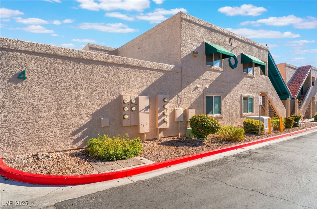 6750 Del Rey Avenue 122