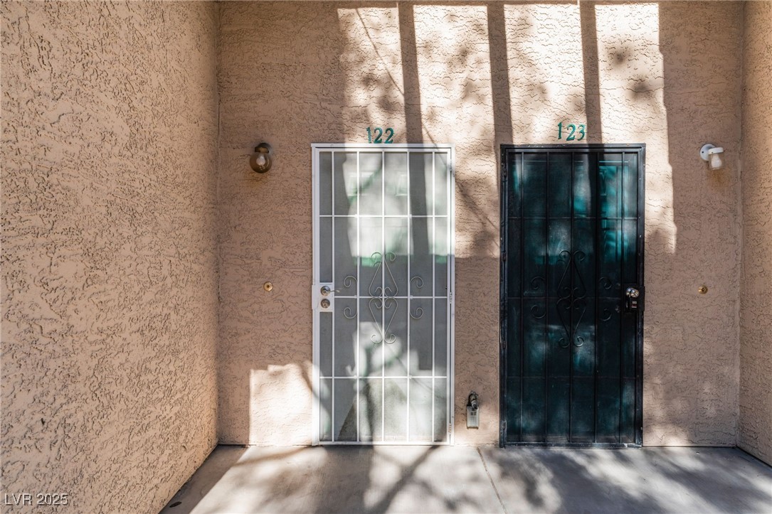 6750 Del Rey Avenue 122