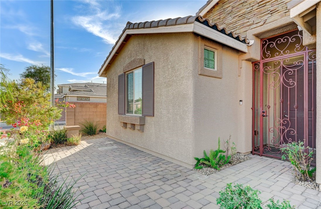 705 Sunrise Cliffs Street
