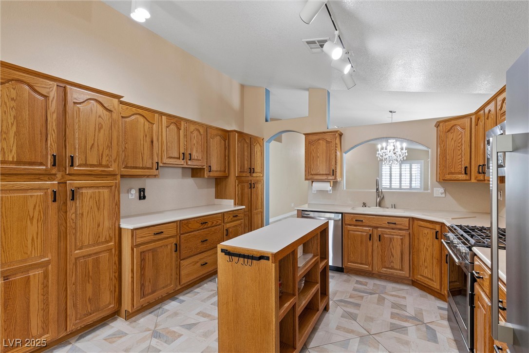 6501 Grand Oaks Drive