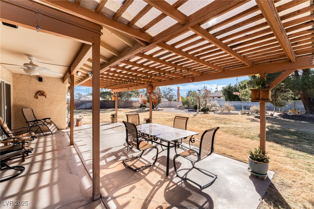 5517 Avenida Caballo