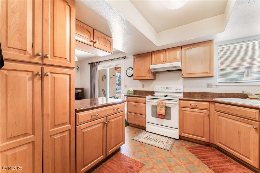 5517 Avenida Caballo