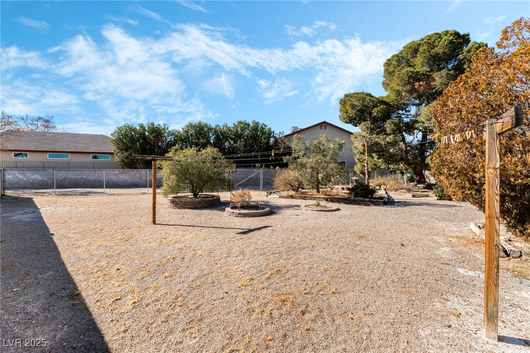 5517 Avenida Caballo