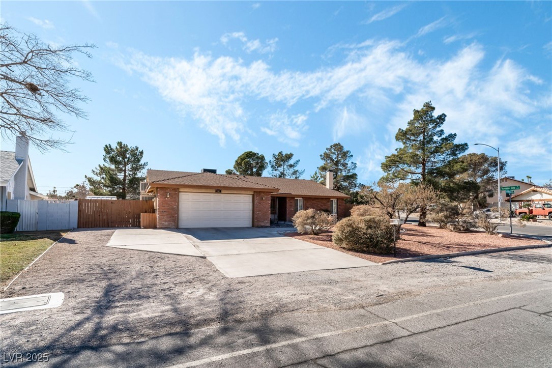5517 Avenida Caballo