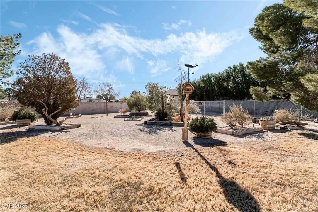 5517 Avenida Caballo