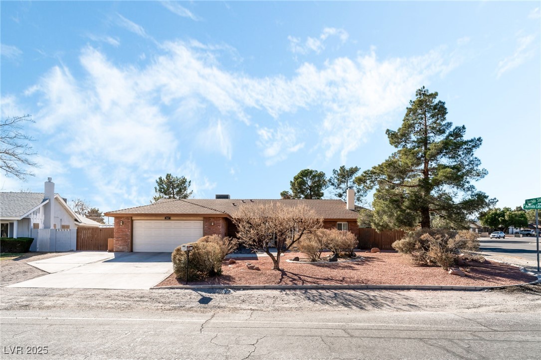 5517 Avenida Caballo