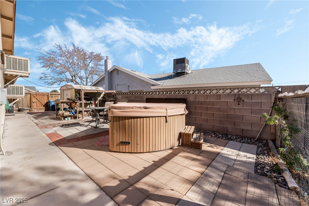 5517 Avenida Caballo