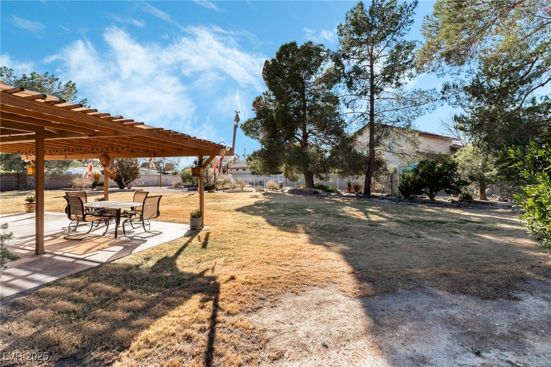 5517 Avenida Caballo