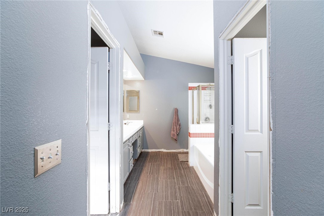 207 Charter Oak Street